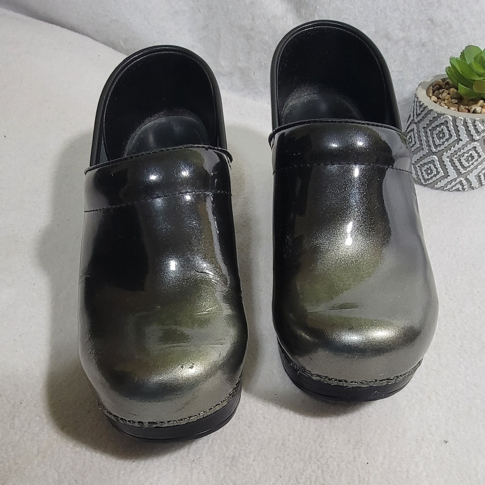 Dansko Black Gray Ombre Patent Leather Professional Round Toe Clogs Size 39 - Picture 9 of 13